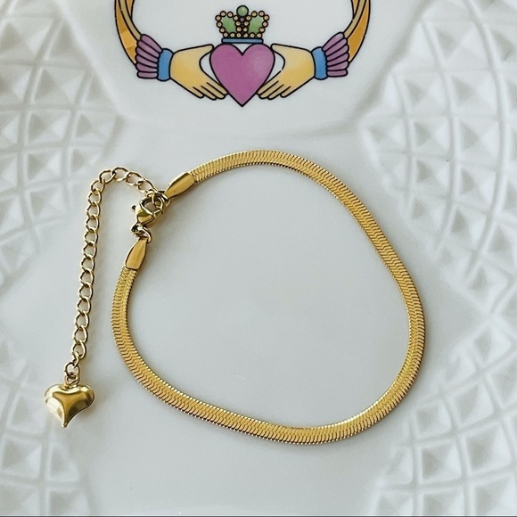 14k Gold Plated Herringbone Bracelet with Dangling Heart - Picture 2 of 4